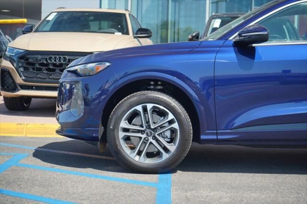 New 2025 Audi Q5 Premium SUV