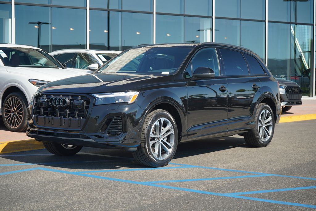 2026 Audi Q7 Premium's photo