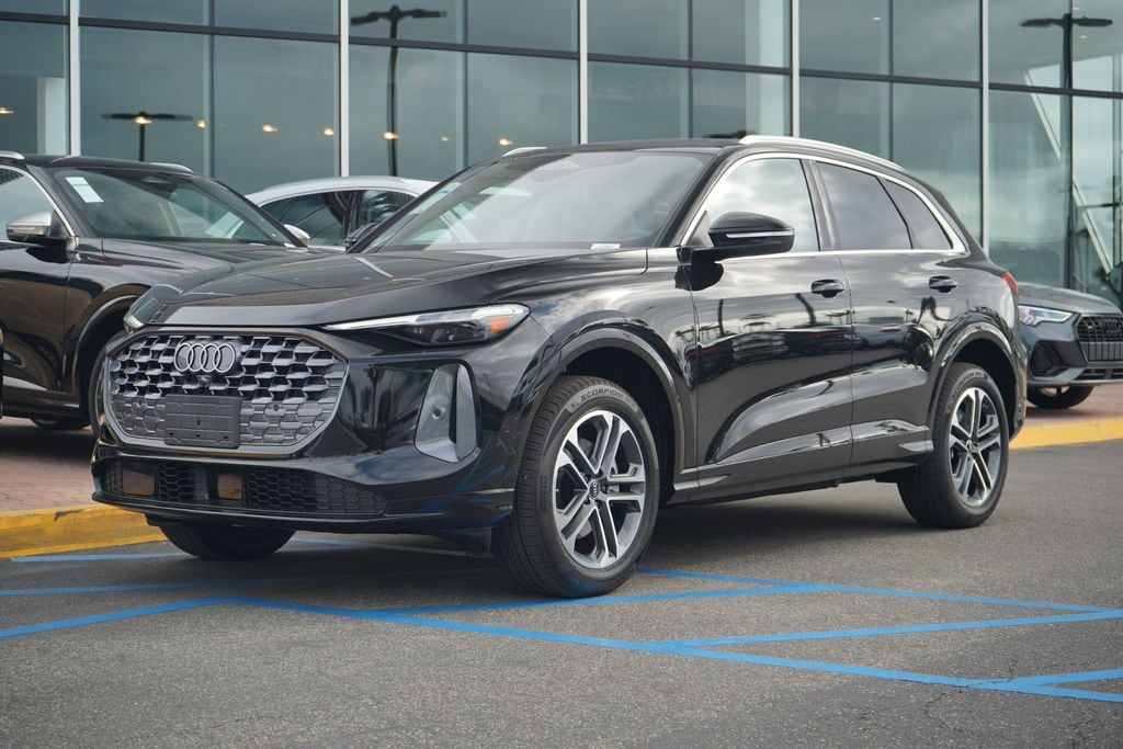 2025 Audi New Q5 Premium Plus's photo