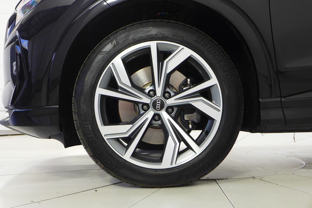 2023 Audi Q4 Sportback e-tron Premium photo 4