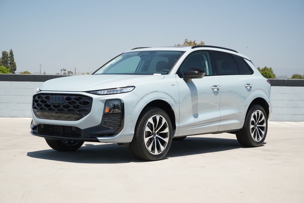 2026 Audi Q3 S line quattro's photo