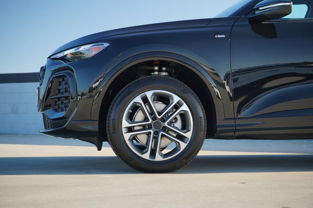 New 2026 Audi Q5 Premium SUV