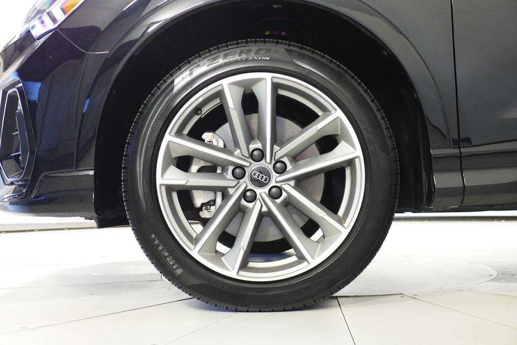 2025 Audi Q3 Premium photo 4