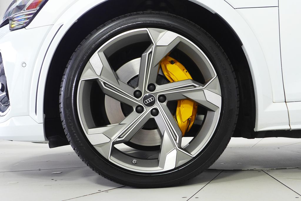 2023 Audi e-tron S Sportback Premium Plus photo 4