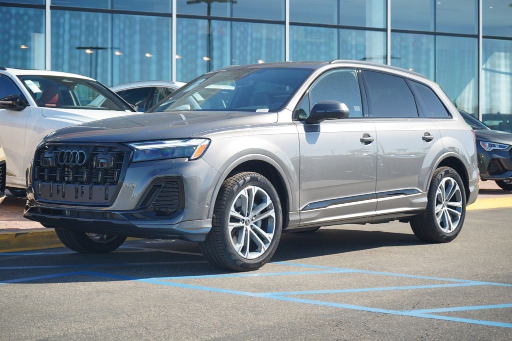 2026 Audi Q7 Premium Plus's photo