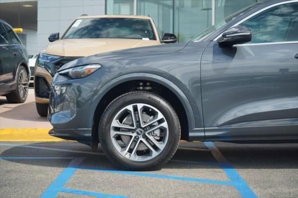 New 2025 Audi Q5 Premium Plus SUV