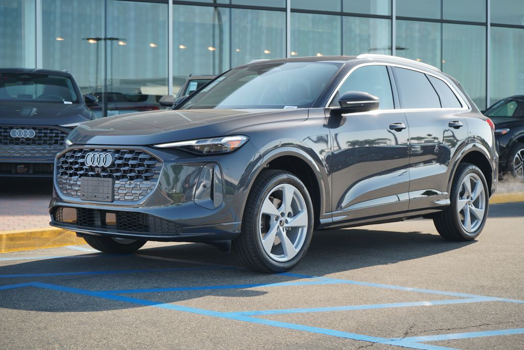 2025 Audi New Q5 Premium Plus's photo