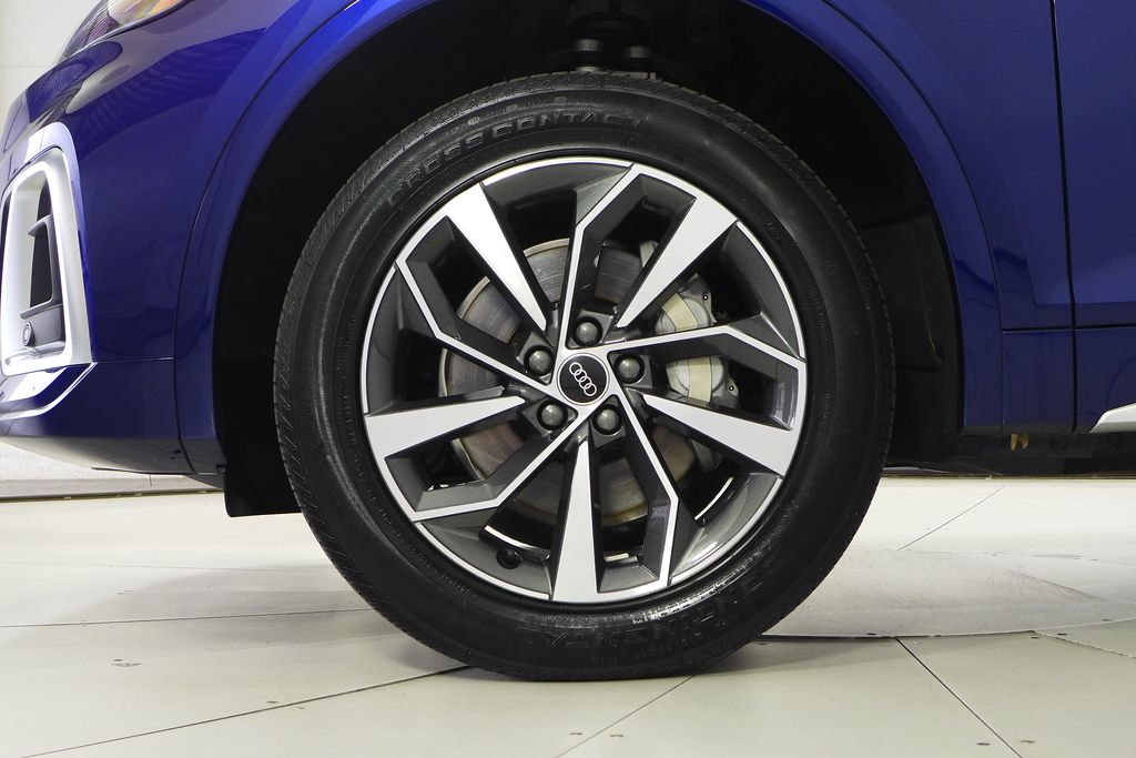 2023 Audi Q5 45 S Line Premium photo 4
