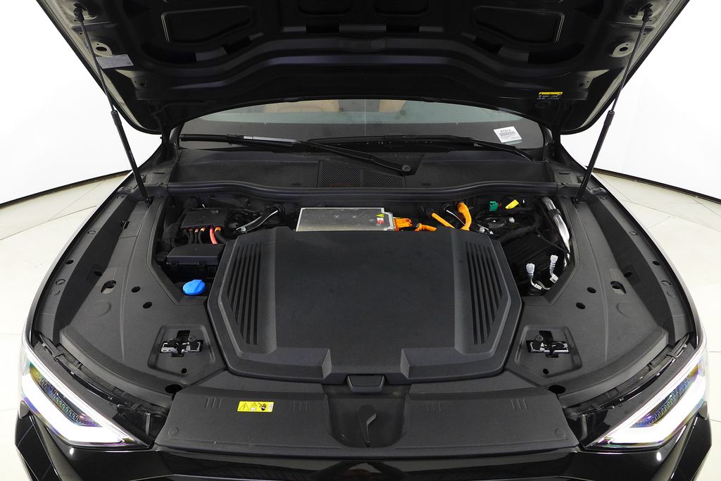 2024 Audi Q8 e-tron Premium Plus photo 5