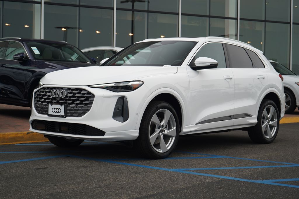 2025 Audi New Q5 Premium Plus's photo