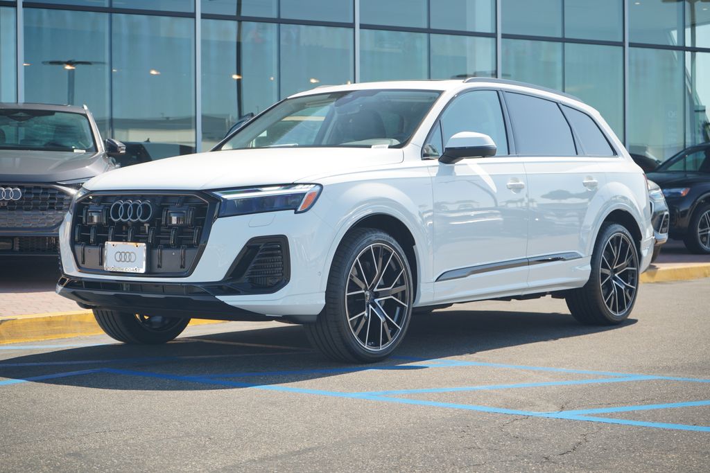 2025 Audi Q7 55 Premium Plus's photo