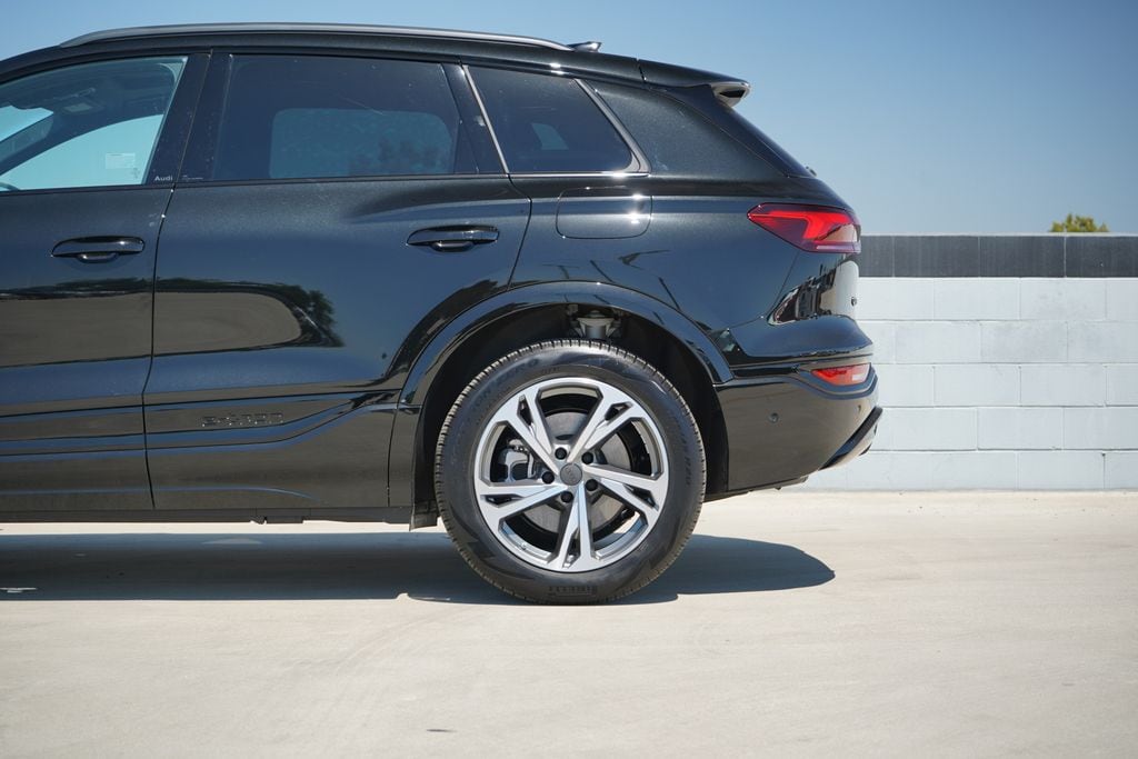 New 2027 Audi Q6 e-tron Premium Plus SUV