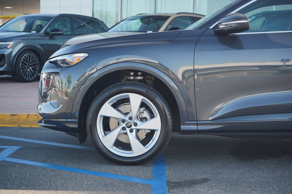 2025 Audi Q5 Premium Plus photo 2