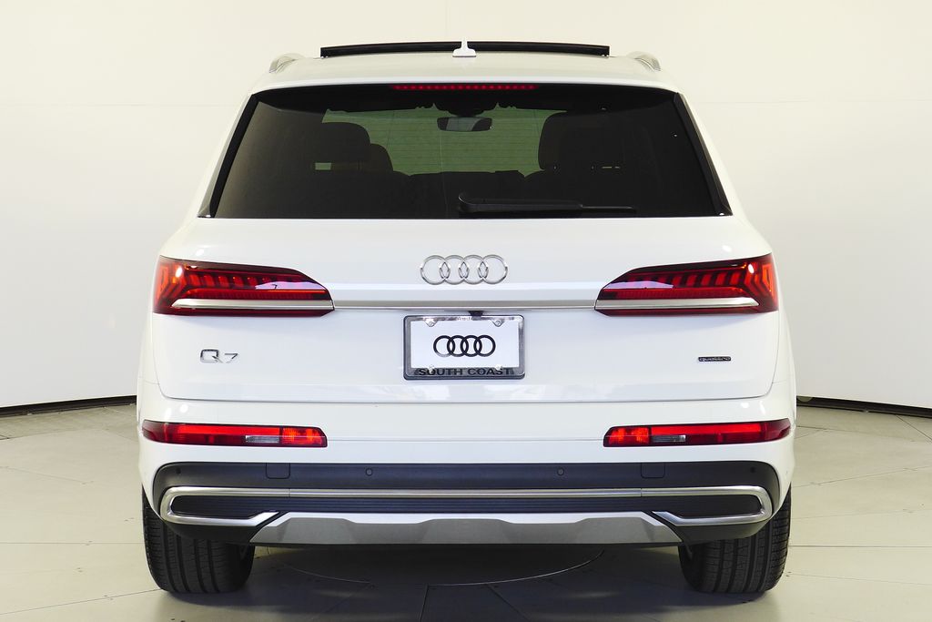 2023 Audi Q7 45 Premium Plus photo 3