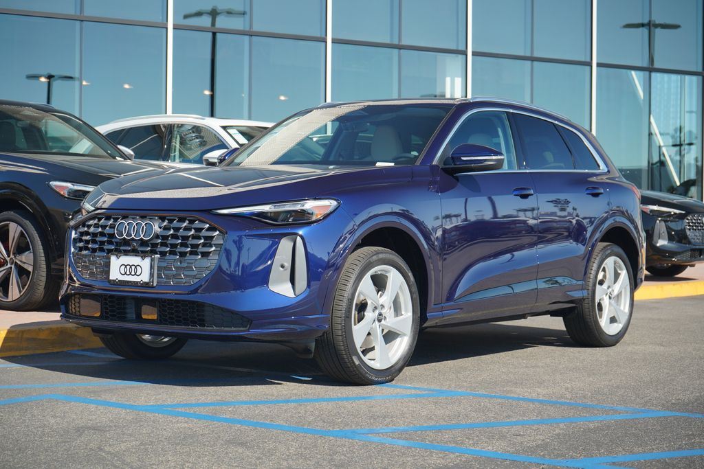 2025 Audi New Q5 Premium Plus's photo