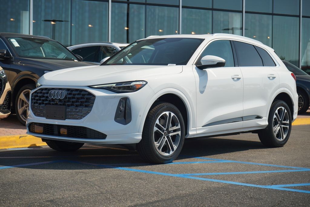 New 2025 Audi Q5 2.0T Premium SUV