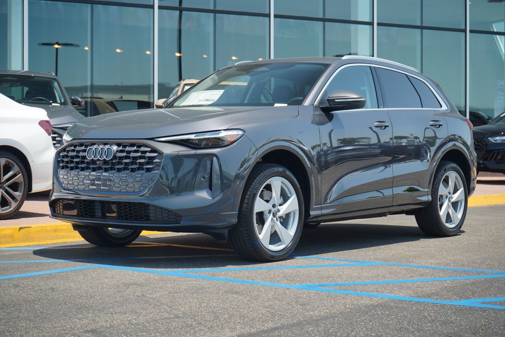 2025 Audi New Q5 Premium Plus's photo