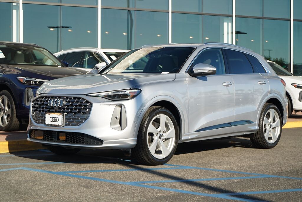 New 2025 Audi Q5 2.0T Premium SUV