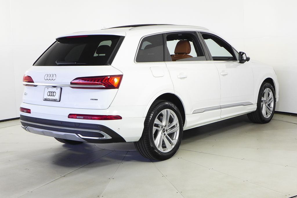 2023 Audi Q7 45 Premium Plus photo 6