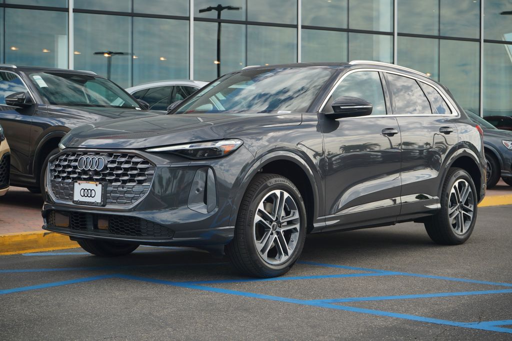 2025 Audi New Q5 Premium Plus's photo