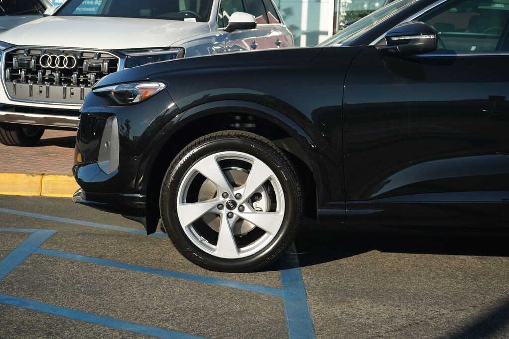 New 2025 Audi Q5 2.0T Premium SUV