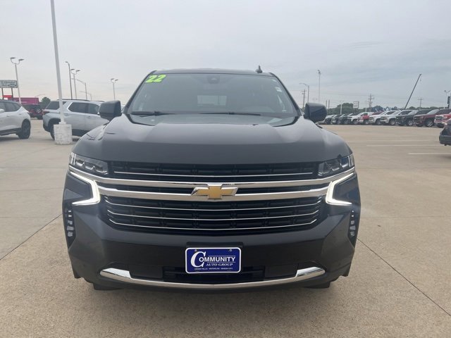 Used 2022 Chevrolet Suburban LT with VIN 1GNSKCKT1NR240793 for sale in Cedar Falls, IA