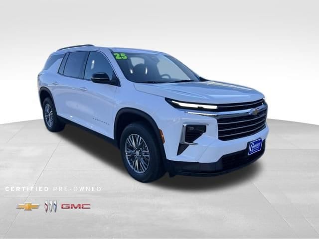 2025 Chevrolet Traverse LT's photo