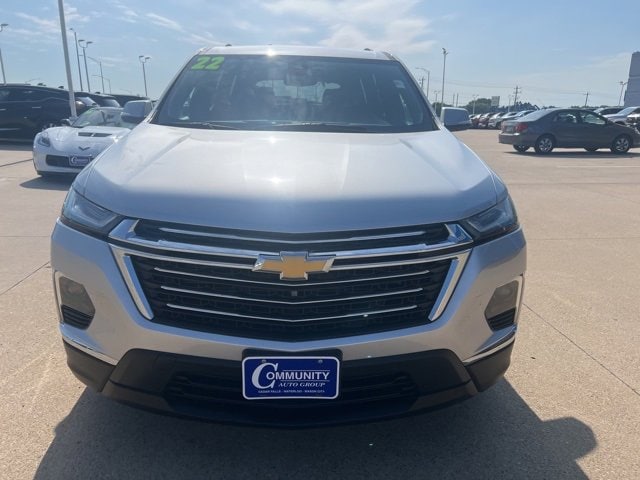 Used 2022 Chevrolet Traverse 3LT with VIN 1GNEVHKW4NJ147681 for sale in Cedar Falls, IA