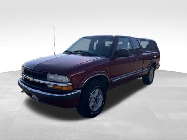 2002 Chevrolet S-10 LS