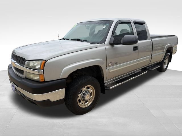 2004 Chevrolet Silverado HD LS 4WD Extended Cab SWB's photo