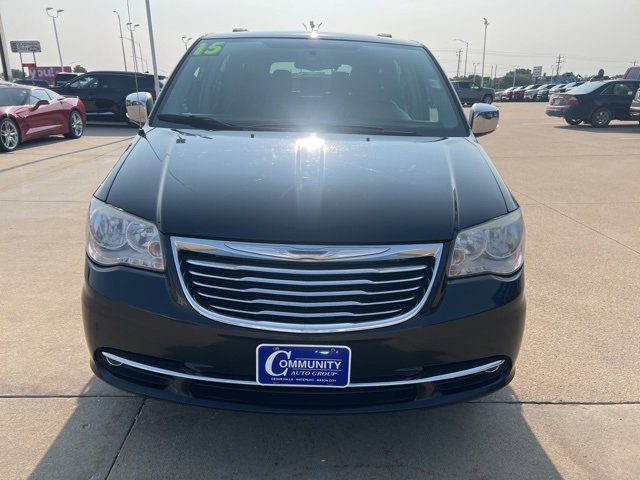 Used 2015 Chrysler Town & Country Touring-L with VIN 2C4RC1CGXFR506866 for sale in Cedar Falls, IA