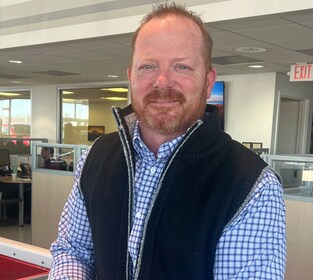 Staff member Luke Schmitt from ID_33d8ac37686c