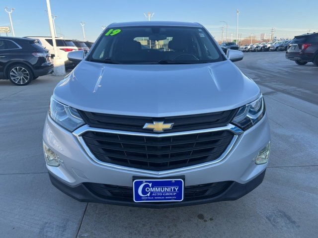 Used 2019 Chevrolet Equinox LT with VIN 2GNAXUEV1K6194700 for sale in Cedar Falls, IA