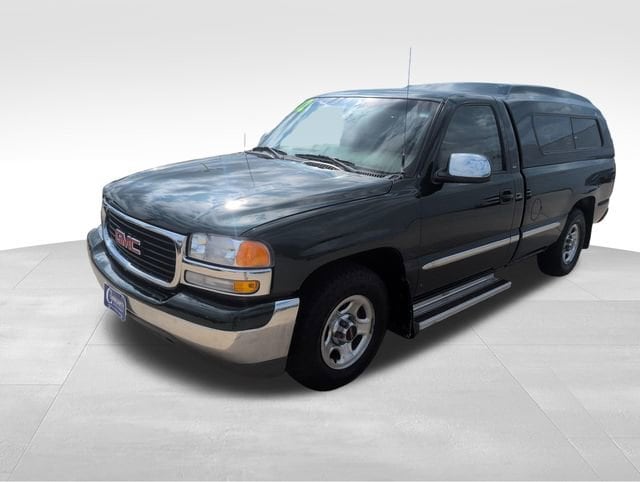 2002 GMC Sierra 2WD Regular Cab 6 1/2-ft SLE's photo