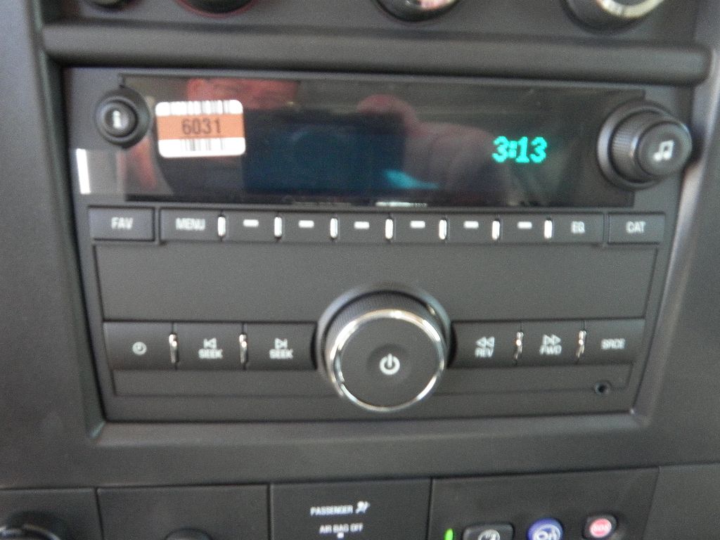 2025 Chevrolet Express Cargo Work Van - Photo 18