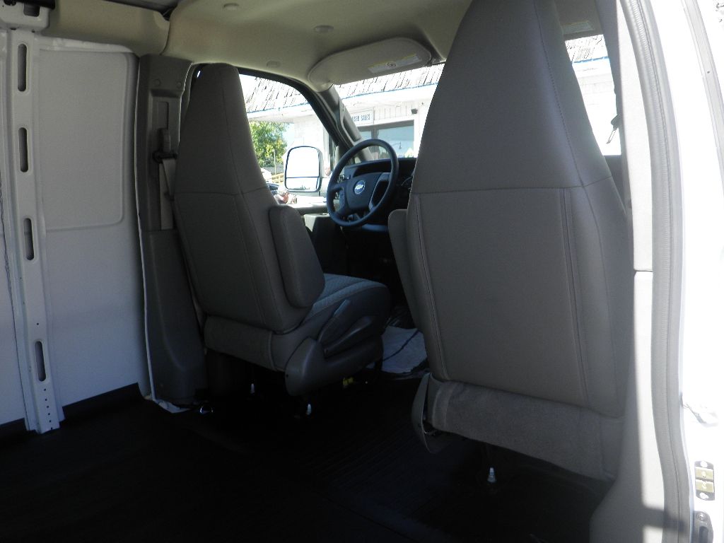 2025 Chevrolet Express Cargo Work Van - Photo 25