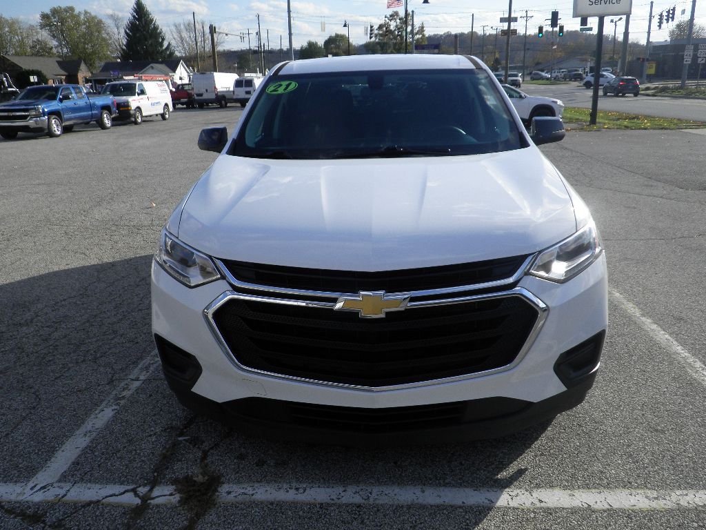 2021 Chevrolet Traverse LS photo 2