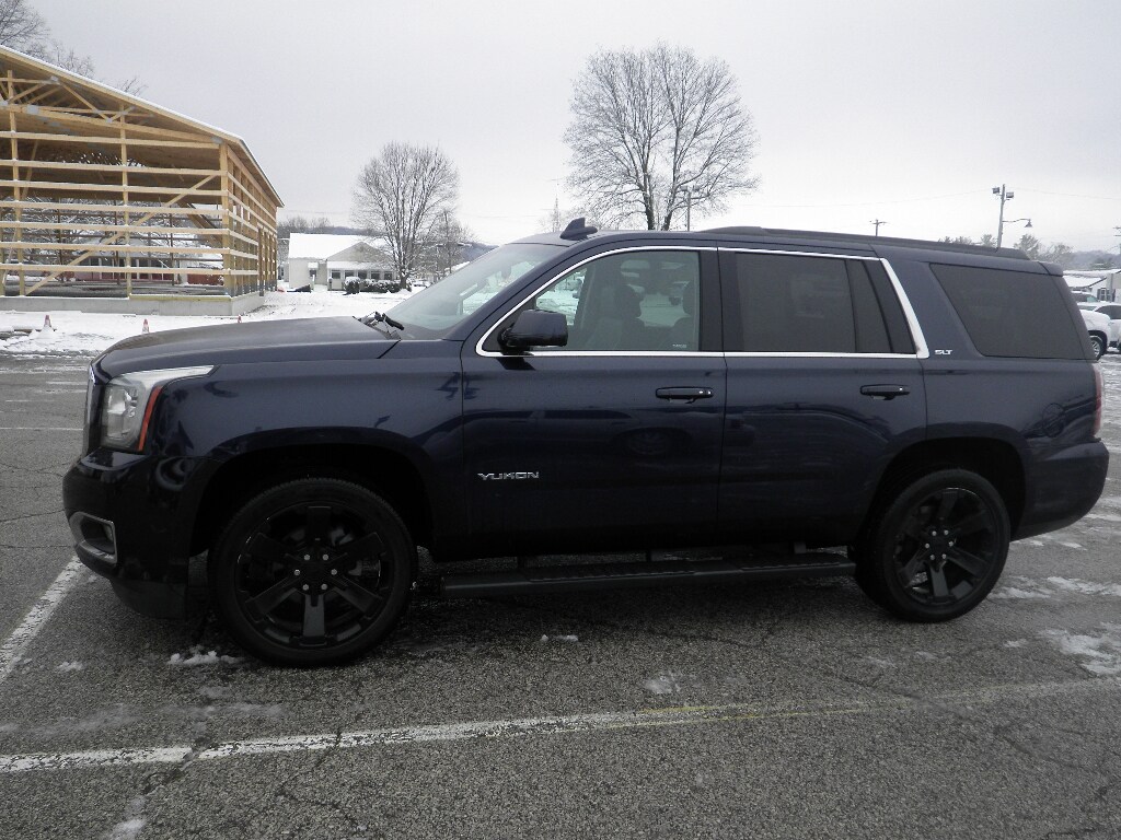 2017 Gmc Yukon SLT photo 4