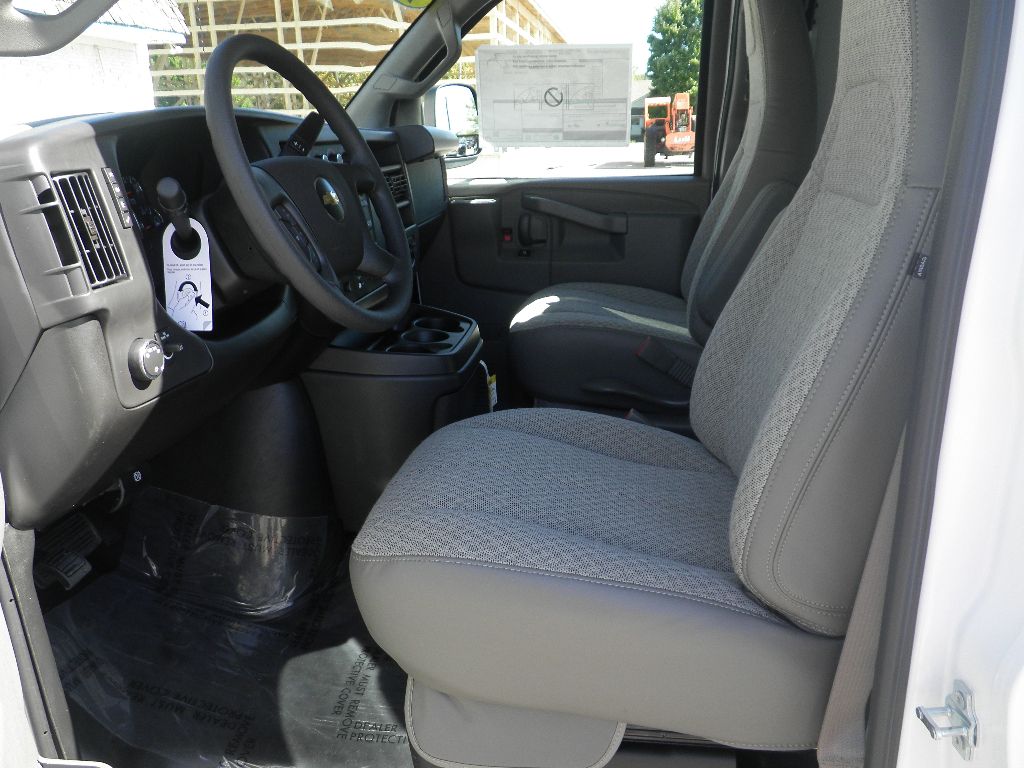 2025 Chevrolet Express Cargo Work Van - Photo 13