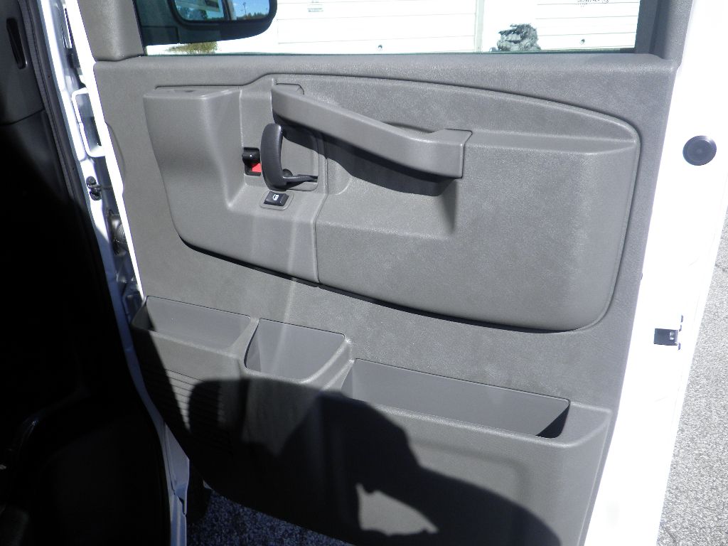 2025 Chevrolet Express Cargo Work Van - Photo 27