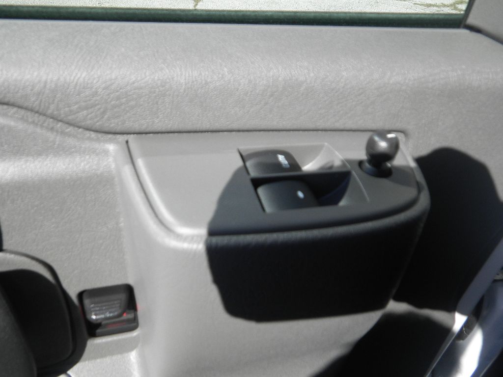 2025 Chevrolet Express Cargo Work Van - Photo 12