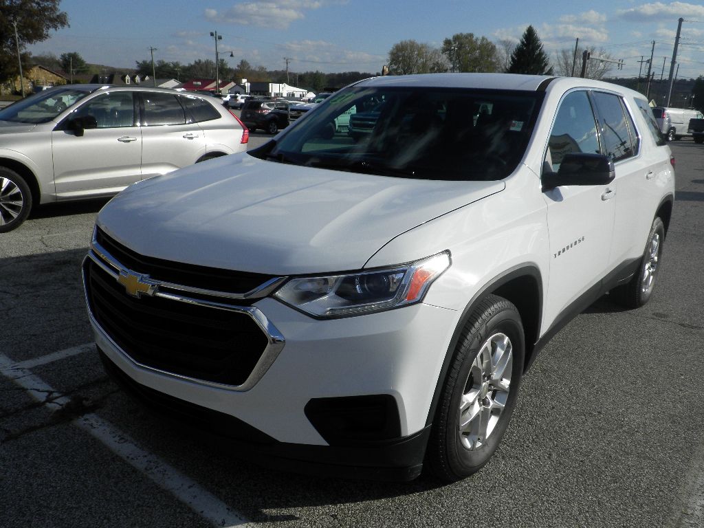 2021 Chevrolet Traverse LS photo 3