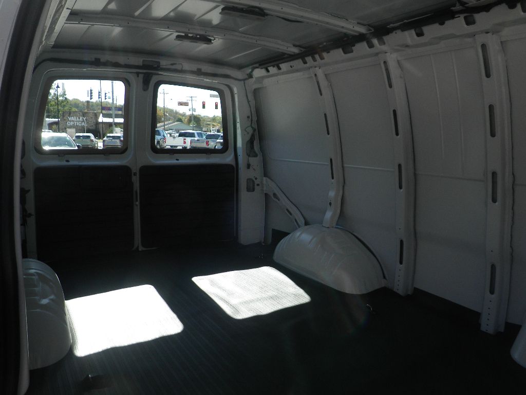 2025 Chevrolet Express Cargo Work Van - Photo 26