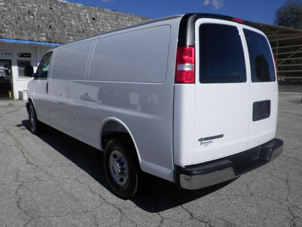 2025 Chevrolet Express Cargo Work Van - Photo 6