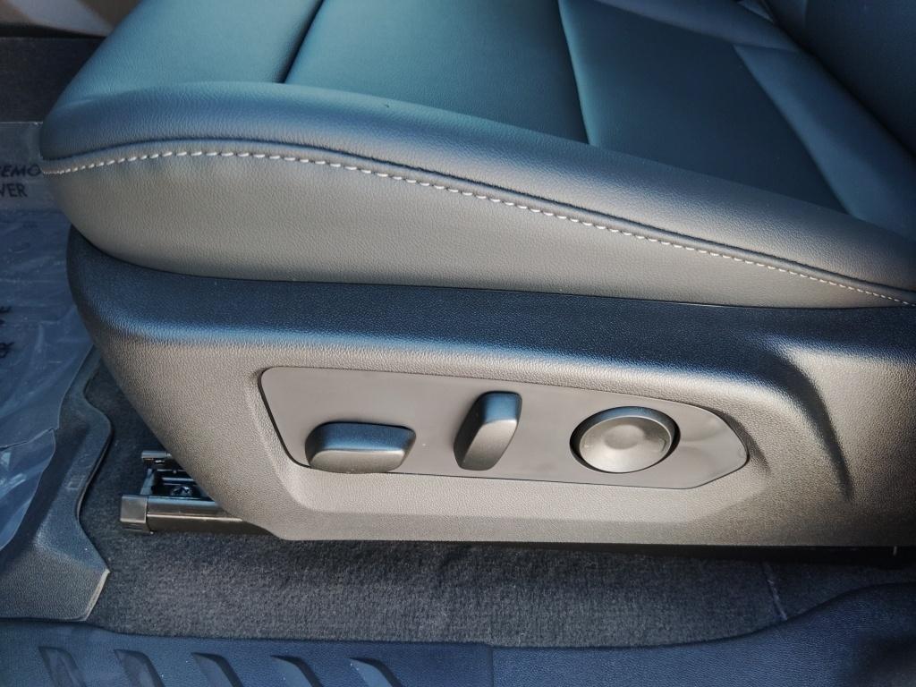 2026 Chevrolet Colorado LT - Photo 16