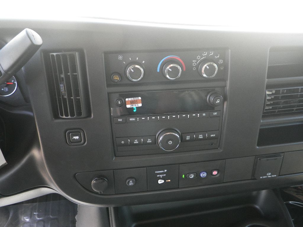 2025 Chevrolet Express Cargo Work Van - Photo 17