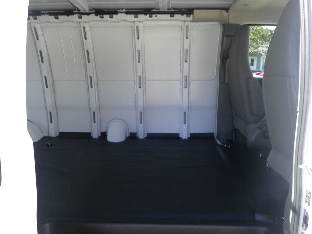 2025 Chevrolet Express Cargo Work Van - Photo 24