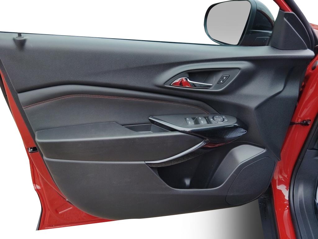2026 Chevrolet Trax RS - Photo 12