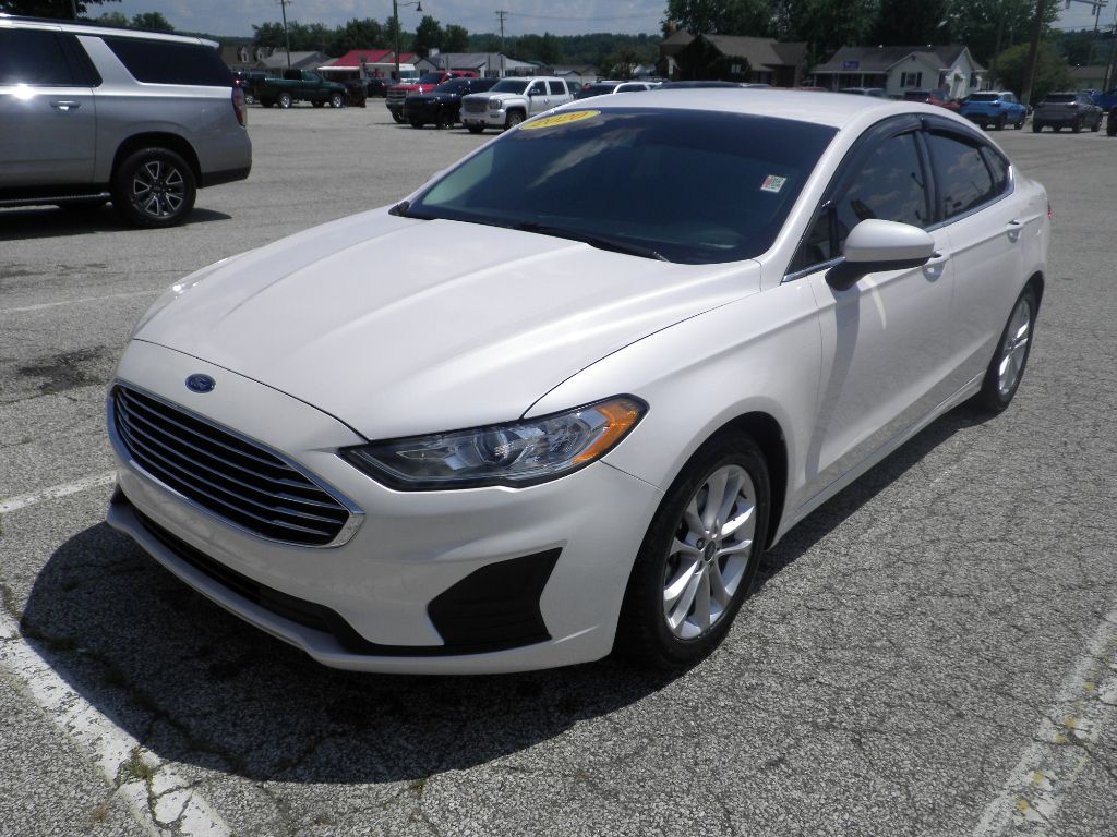 2020 Ford Fusion SE photo 3