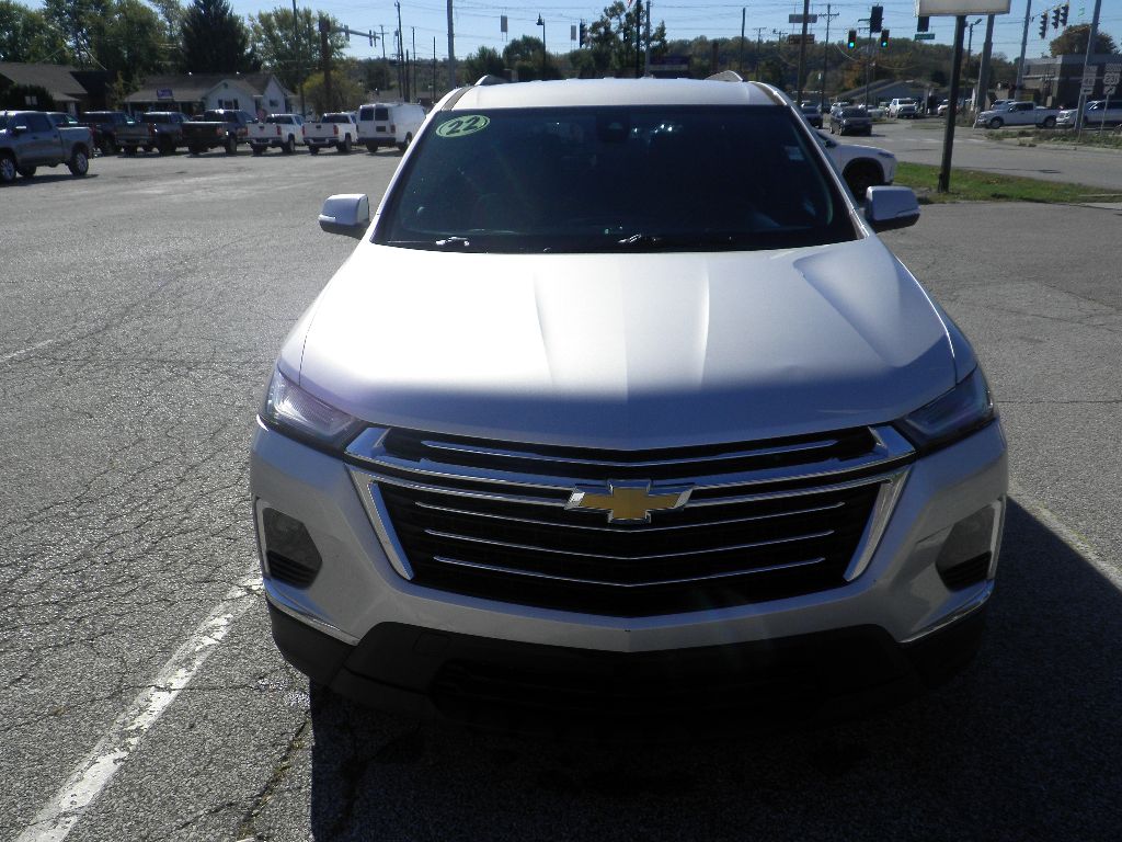 2022 Chevrolet Traverse LS photo 2